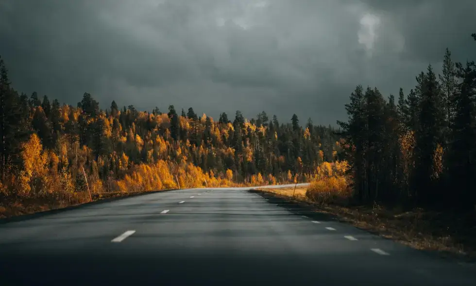 Příliš mnoho pruhů na nových silnicích v severním Slovensku? Varování odborníků ohledně dálnice D3.